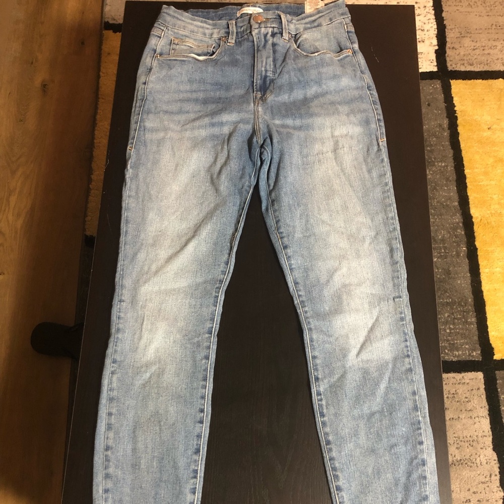 Good American Light Wash Jeans